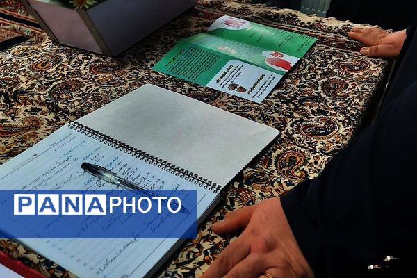 جلسه آموزش خانواده در دبیرستان پروین اعتصامی