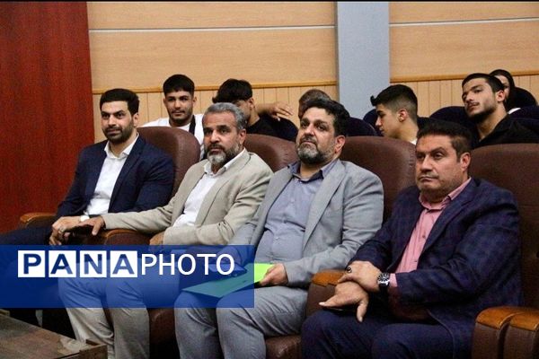 مراسم تجلیل از دانش‌آموزان و فرهنگیان مقام آور مسابقات جهانی، آسیایی و کشوری در فرهنگسرای ولا ناحیه 2 شهرری 