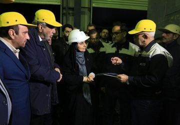 بازدید وزیر راه و شهرسازی از خطوط تولید واگن سازی در زنجان