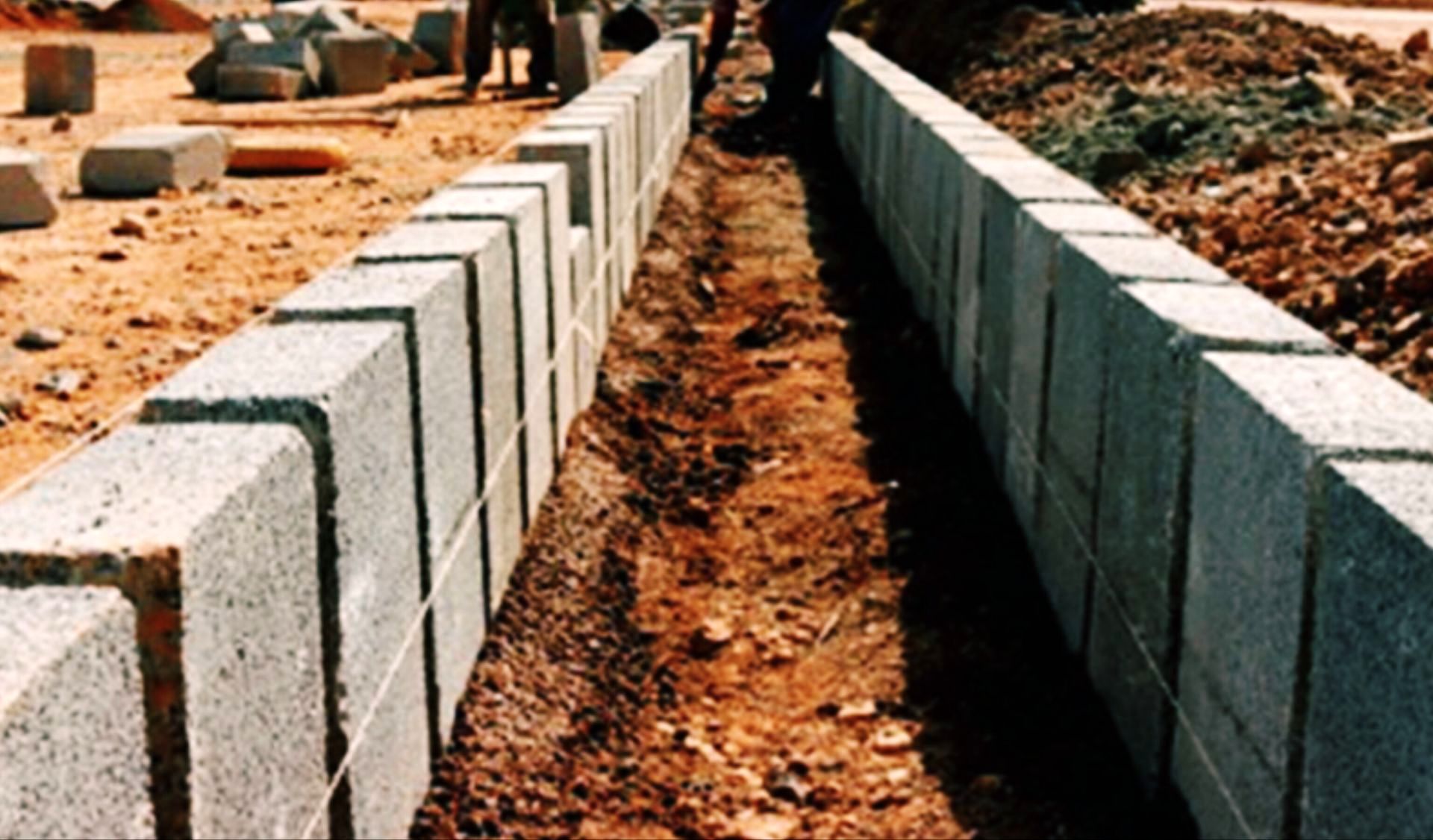 بازدید میدانی مسئولان از پروژههای عمرانی و زیرساختی روستای دهمحسن