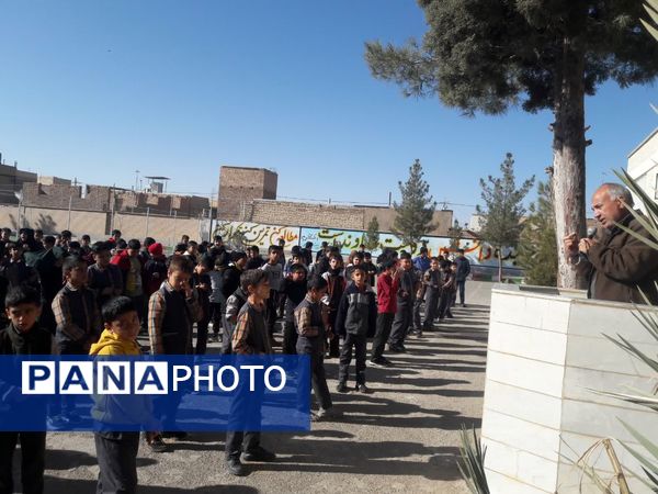 جشن تقدیر از بانوان آموزگار به‌مناسبت روز مادر در دبستان شهید پسندیده فدافن