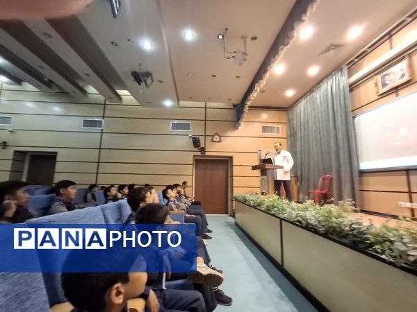 بازدید آموزشی دانشآموزان دبستان قاسمابنالحسن(ع) از مرکز انتقال خون یزد