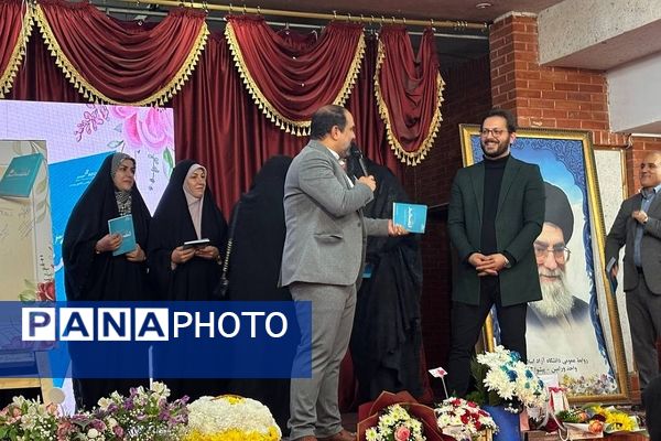 آیین رونمایی کتاب« ۳۰ روز تا تندخوانی» در شهرستان ورامین