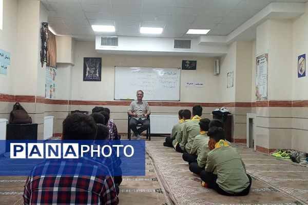 کارگاه آموزشی پیش اردوی منطقه‌ای پیشتازان در بهارستان‌۲