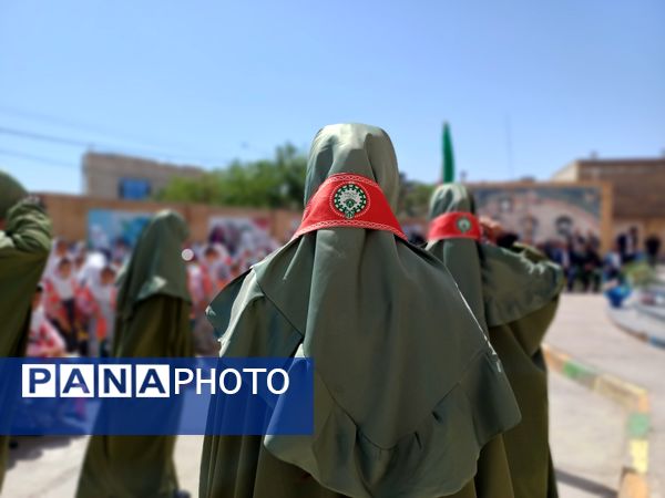 نواختن زنگ سپاس معلم در دبستان دخترانه شاهد نرگس