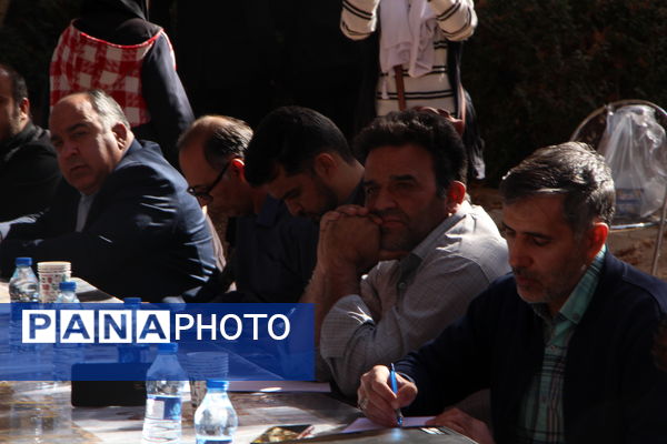 نشست خبری ششمین جشنواره قرمه مهریز در باغ جهانی پهلوان پور