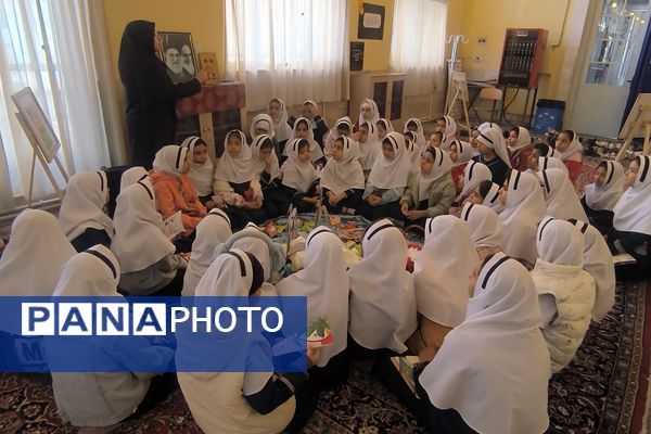 طنین هفته کتاب در دبستان وحیدکیهانی