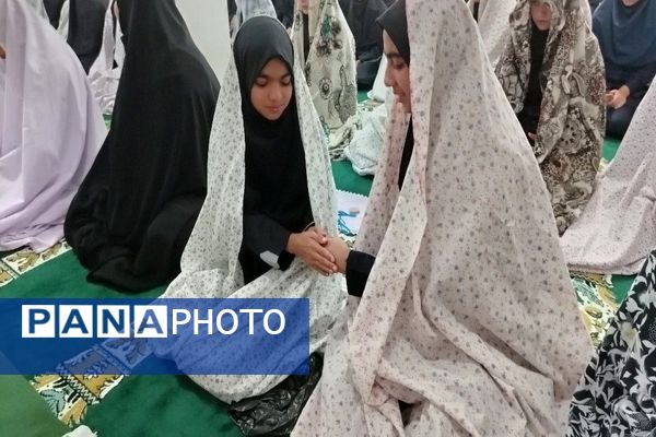 اقامه نماز جماعت ظهر و عصردر دبیرستان شهید مجید دهنوی 