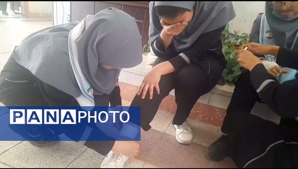 بیست و هفتمین مانور سراسری زلزله در دبیرستان نمونه وکیلی ۱۰