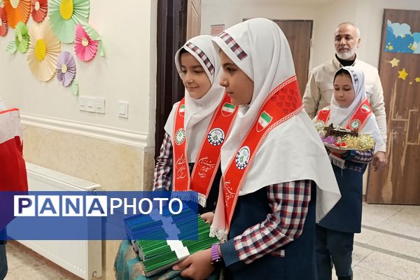 عطر حسینی در مدرسه شهدای ۱۵خرداد قرچک 