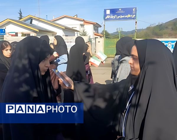 13 آبان متحد و استوار در مقابل استکبار