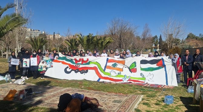 نقاشی همگانی ، پویش آخراشه ، چون ما هستیم در پارک جنت شیراز 
