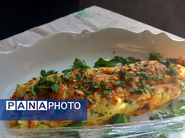 جشنواره غذاهای بومی محلی به‌مناسبت ایام‌الله دهه فجر در آموزشگاه علاقبندنیا ملارد