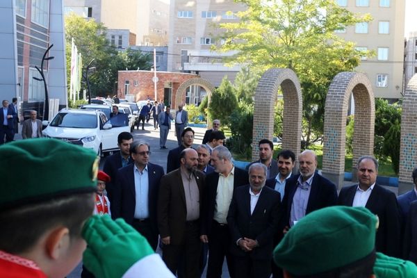 «از بازسازی دبیرستان ماندگار فردوسی تا تجهیز هنرستان‌ها؛ ثمرات سفر وزیر آموزش و پرورش به تبریز»