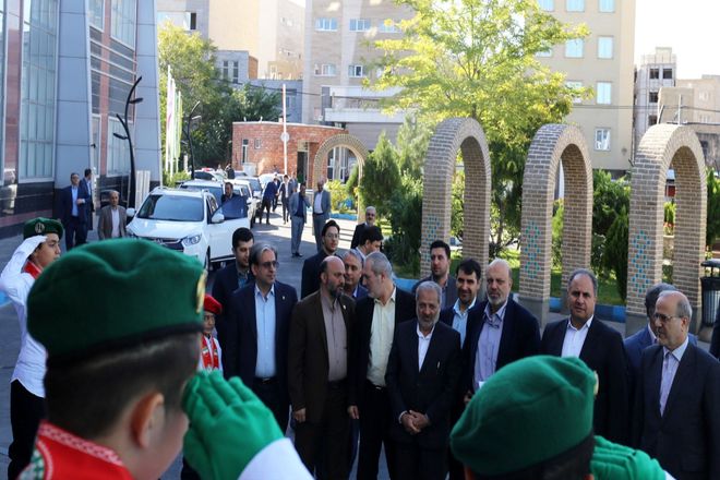 «از بازسازی دبیرستان ماندگار فردوسی تا تجهیز هنرستان‌ها؛ ثمرات سفر وزیر آموزش و پرورش به تبریز»