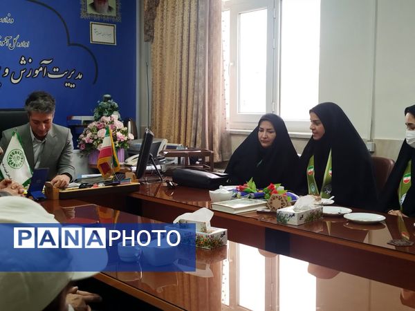 دیدار رئیس سازمان دانش‌آموزی شهرستان فاروج با مدیر جدید آموزش و پرورش این شهر