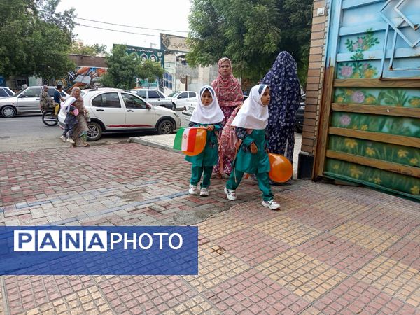 نماهای پرشور جشن شکوفه‌‌‌های میناب