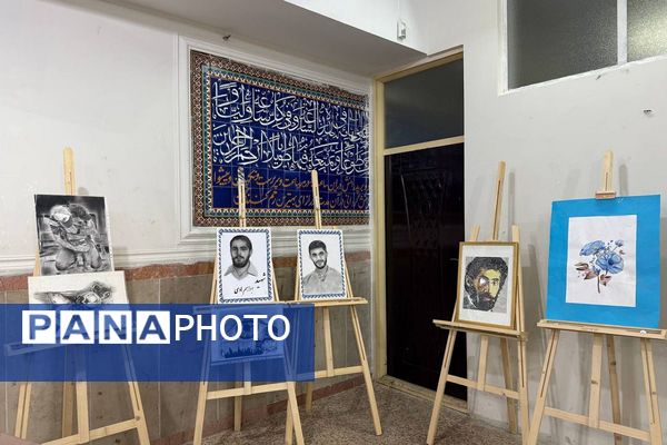 آیین افتتاحیه نمایشگاه هنری «ماها» در هنرستان شهید تاجیک بهارستان‌دو