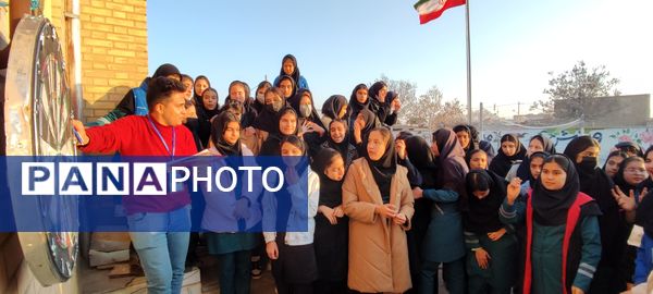 برگزاری مسابقات دارت در مدرسه زنده یاد داورپناه خانلق