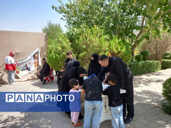 حضور دانش‌آموزان و فرهنگیان تربت‌جامی در عزاداری اربعین حسینی