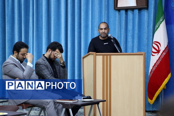 نشست اصحاب رسانه با نماینده ولی فقیه در یزد