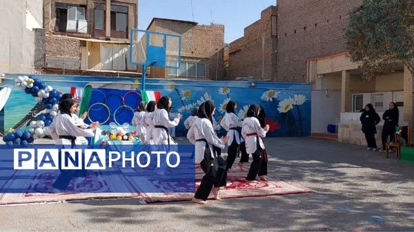 هیجان و نشاط در المپیاد درون مدرسه‌ای دبیرستان اخوان کریمی قم