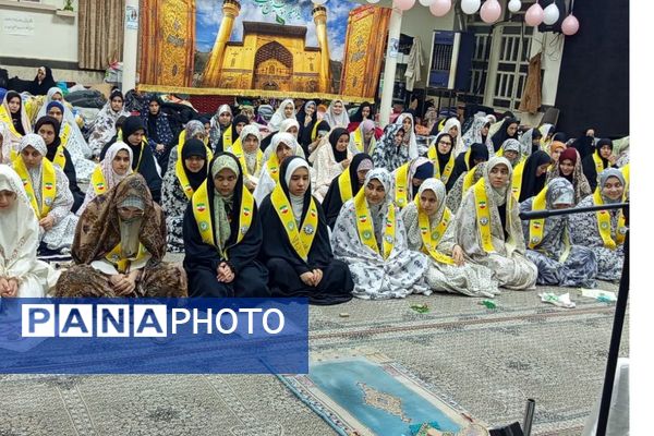 اعتکاف دانش‌آموزی رباط‌کریم با پرچم‌گردانی حضرت ابوالفضل(ع)