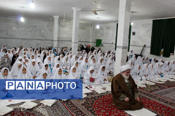 جشن روزه اولی‌ها در دبستان شهید فخرانی شهر درق