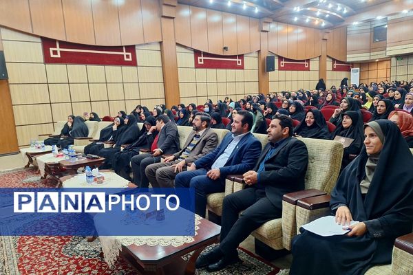 درخشش بانوی معلم‌ تراز انقلاب اسلامی از چهاردانگه