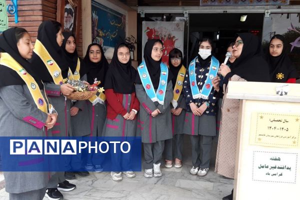 گرامیداشت هفته پدافند غیرعامل در دبیرستان فرزانگان قائمشهر