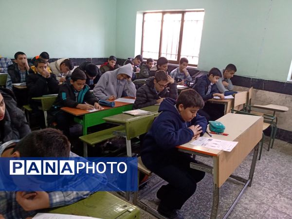 برگزاری آزمون سنجش دستاوردهای یادگیری در مدارس متوسط اول ملارد 