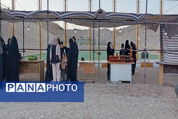 نمایشگاه محصولات بومی محلی و صنایع دستی در شهر بارنیشابور