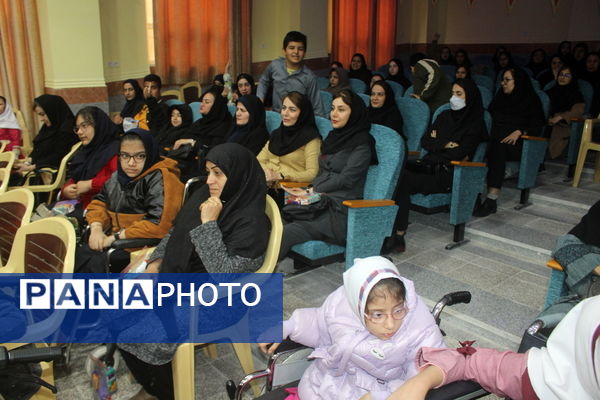 جشن دانش‌آموزان مدارس استثنایی شهرستان بوشهر به‌مناسبت میلاد حضرت زهرا (س) و روز مادر