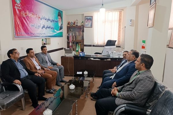 جشن عاطفه‌ها، نماد همدلی و همیاری در بین دانش‌آموزان 