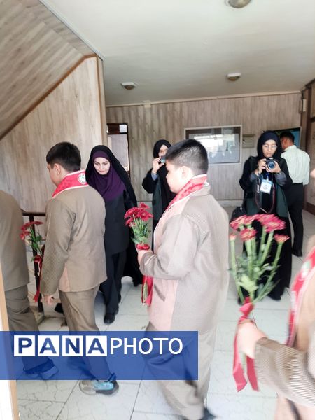 دیدار دانش آموزان پیشتاز با پرسنل نیروی انتظامی نیشابور