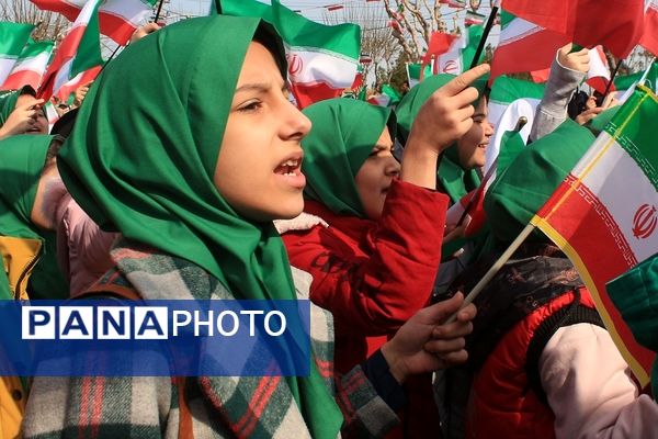 حضور پرشور مردم بهارستانی در راهپیمایی ۲۲ بهمن