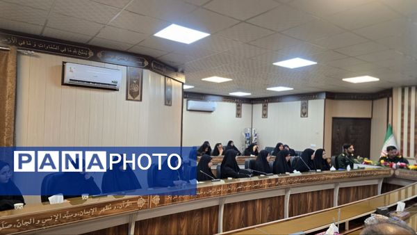 دیدار مدیران و فرماندهان بسیج دانش‌آموزی با امام جمعه بافق