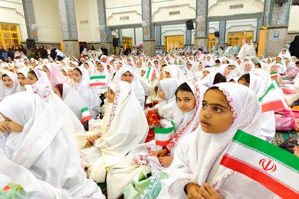  لبخند دختران شهریار در نخستین قدم بندگی