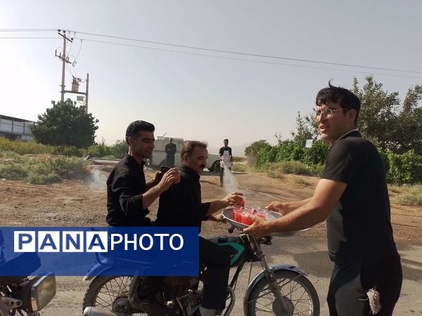 برپایی ایستگاه صلواتی در روستای نقاب شهرستان خلیل آباد