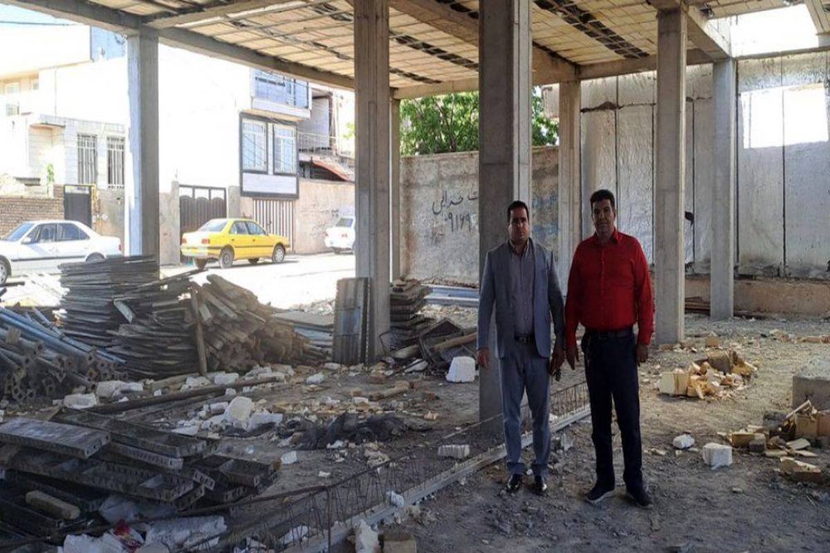 بازدید مدیر آموزش و پرورش نورآباد لرستان از دبیرستان ۱۲ کلاسه در حال احداث