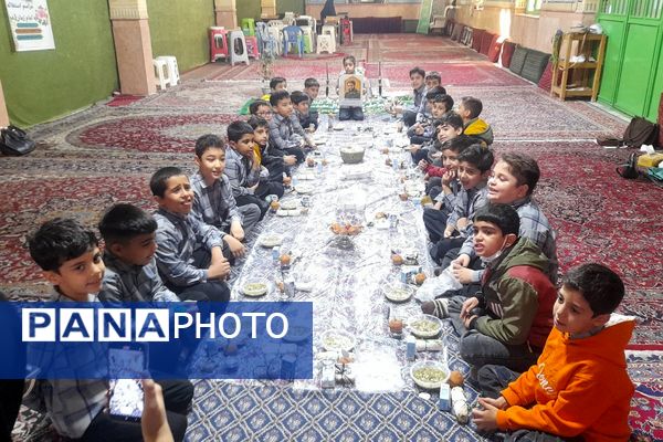  مراسم عزاداری ایام فاطمیه و یادواره شهدا در دبستان پسرانه آیت‌الله خامنه‌ای