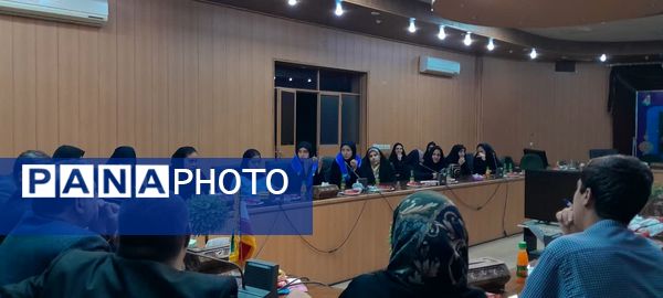 نشست خبرنگاران پانا تفت با رئیس سازمان دانش‌آموزی استان یزد