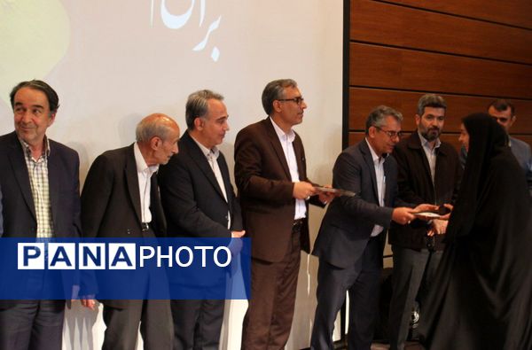 همایش بزرگداشت مقام معلم آموزش و پرورش ناحیه 2 زنجان
