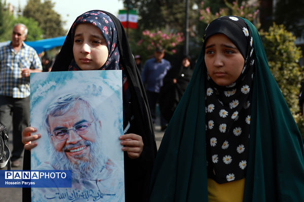 موکب «عشاق‌الحسین» سازمان دانش آموزی در راهپیمایی خانوادگی جاماندگان اربعین حسینی - تهران