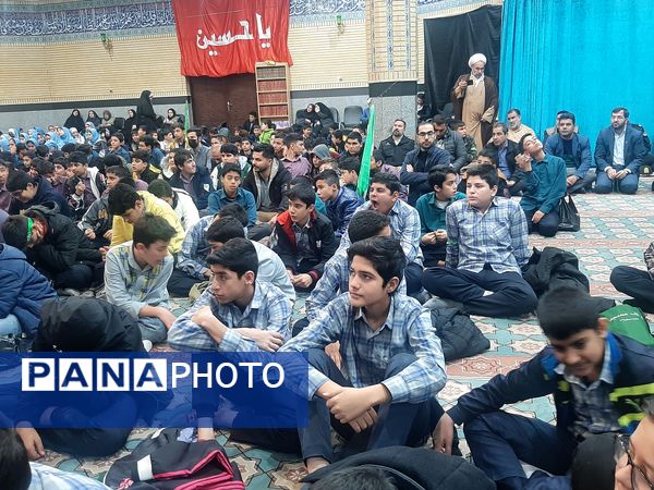محفل انس با قرآن به مناسبت هفته بسیج در ملارد