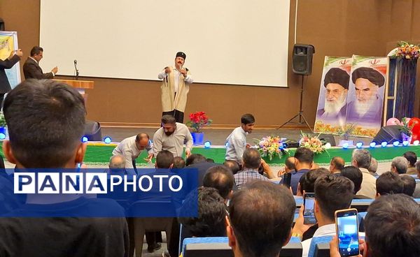 جشنی به پاس قدردانی از معلمان در لردگان