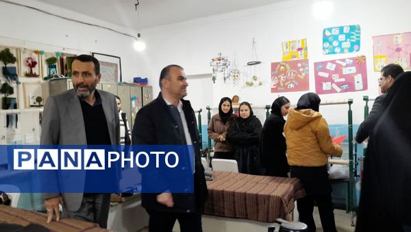 بازدید مدیرکل آموزش و پرورش استان از هنرستان فاطمه‌الزهرا(س) هادی‌شهر