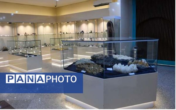 بازدید دانش‌آموزان از پارک موزه علوم زمین مشهد 