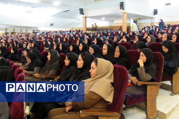 برگزاری آیین تجلیل از معلمان نمونه استان کردستان