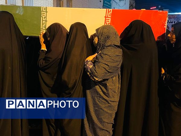 عشق و شور مردم میناب در تشیع پیکر شهدای گمنام